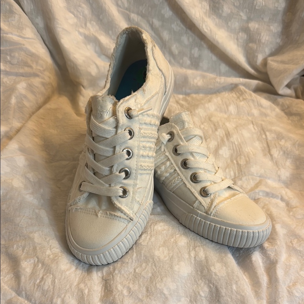 Women's Blowfish Malibu Cream Casual Sneakers